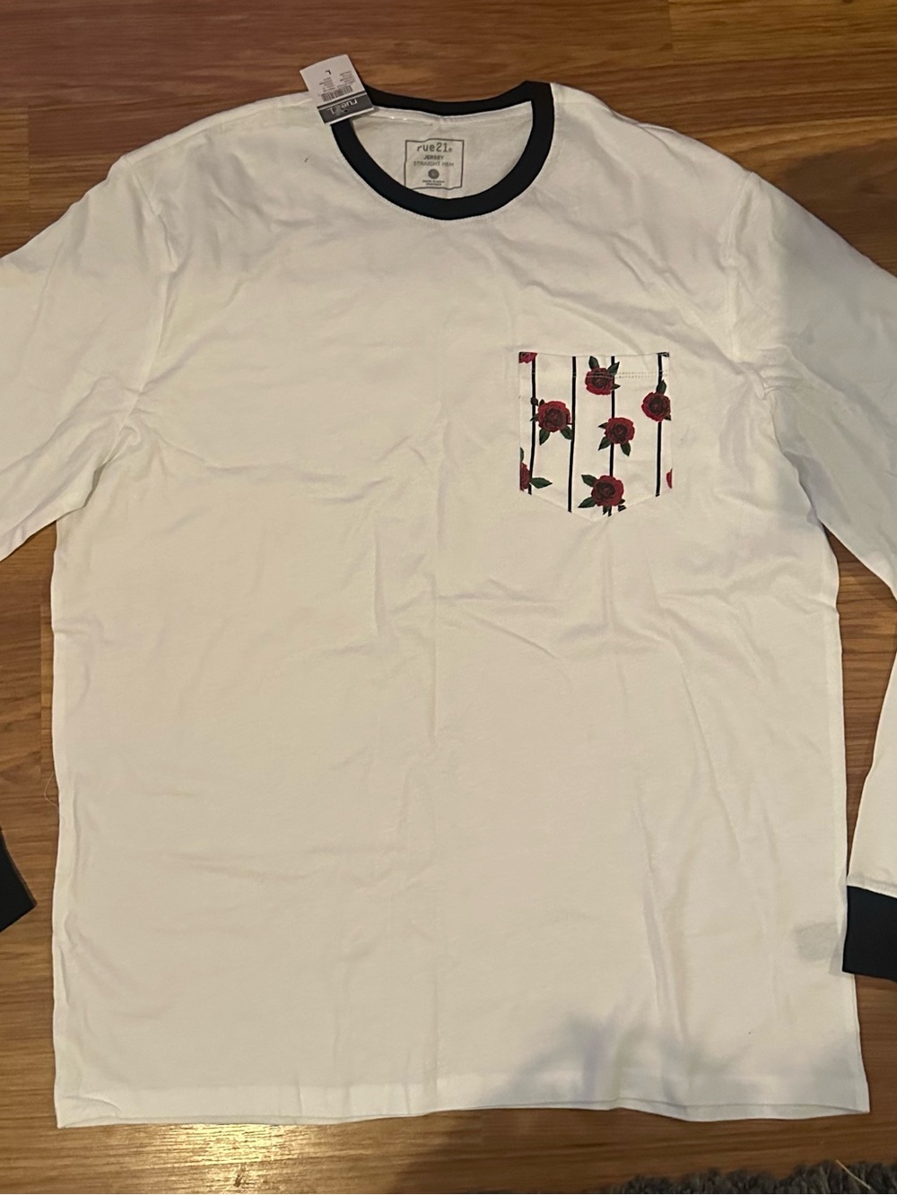 NWT Men’s White Long-Sleeve Pocket Tee with Rose Print Large